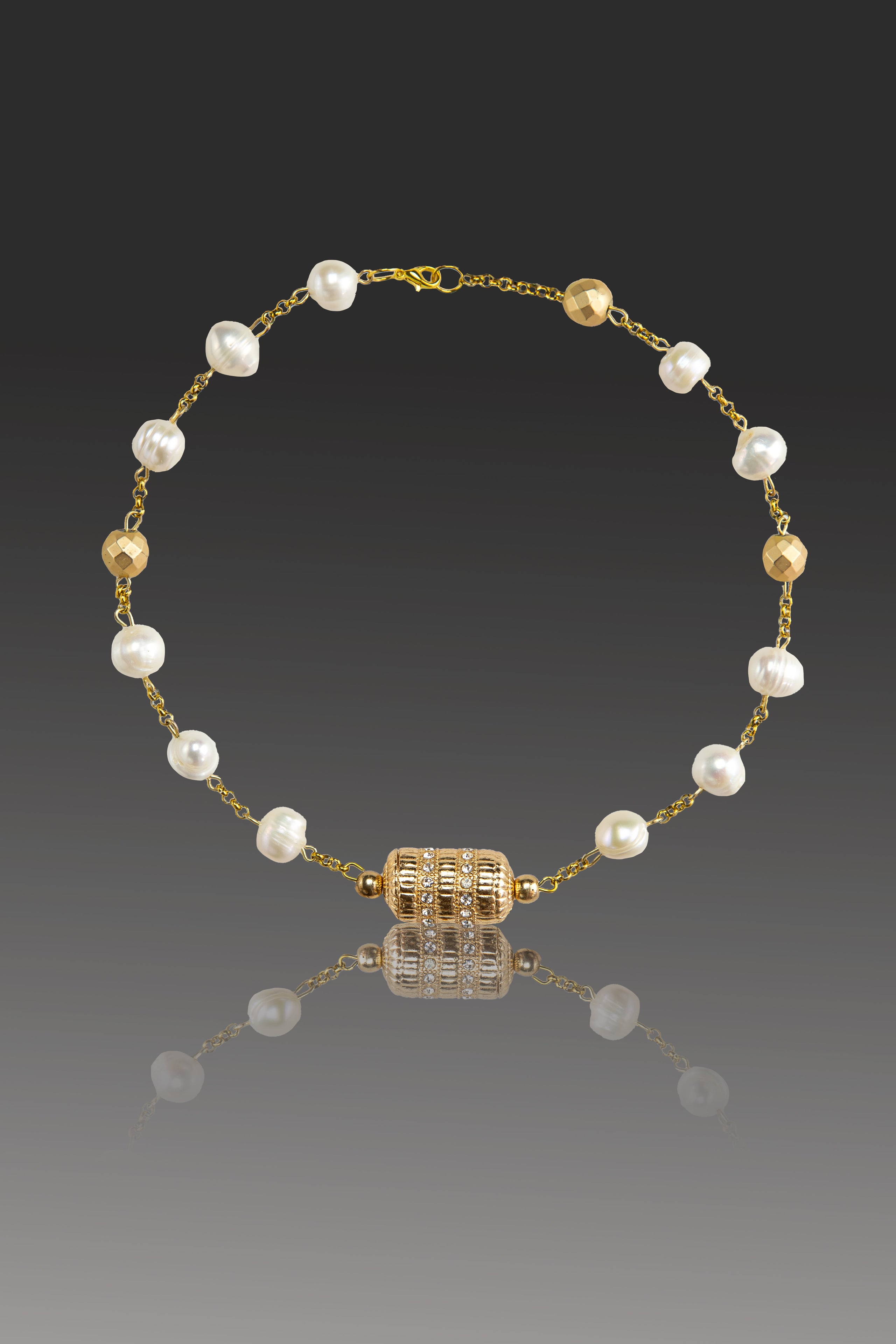 Short Pearly Necklace | yarajewelry